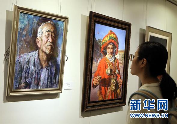 （XHDW）（1）第二届亚洲美术双年展在香港揭幕 